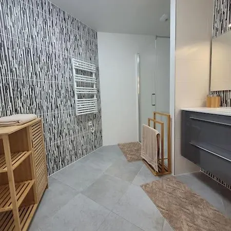 Le Standing, Hyper Centre T2