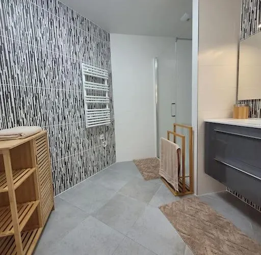 Le Standing, Hyper Centre T2